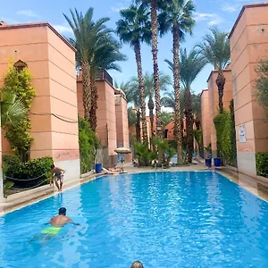 Kamal Luxe Authentique Avec 3 Piscines Au Coeur De Marrakech (adults Only) Guest house