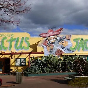 cactus-jacks-backpackers.rotoruahotelsnz.com/